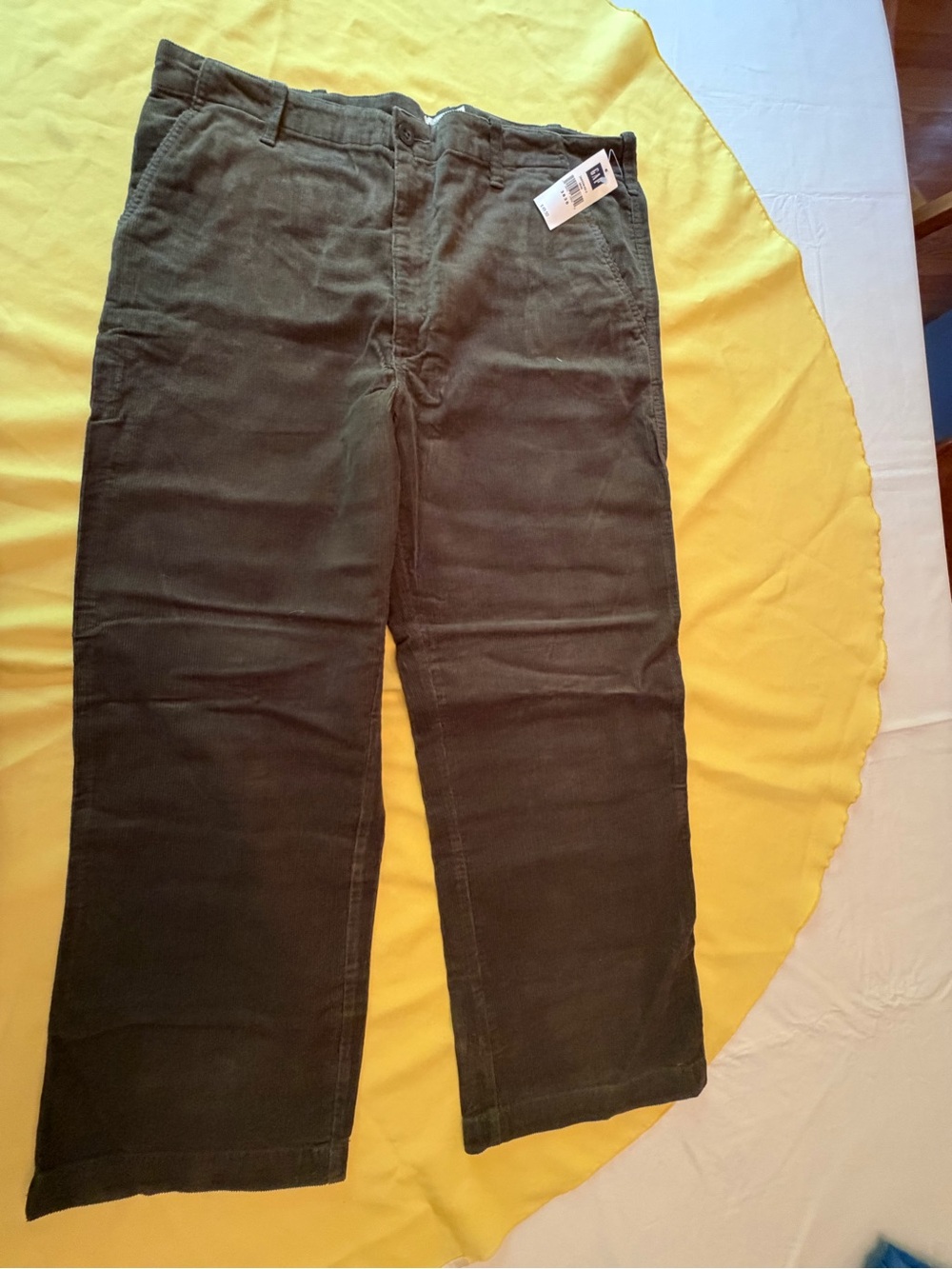 GAP Men's Olive Corduroy Pants 38” x 30” inseam